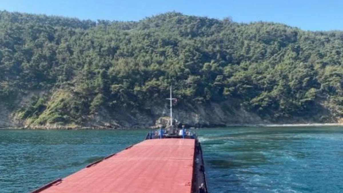 Mudanya'da karaya oturan gemi kurtarıldı