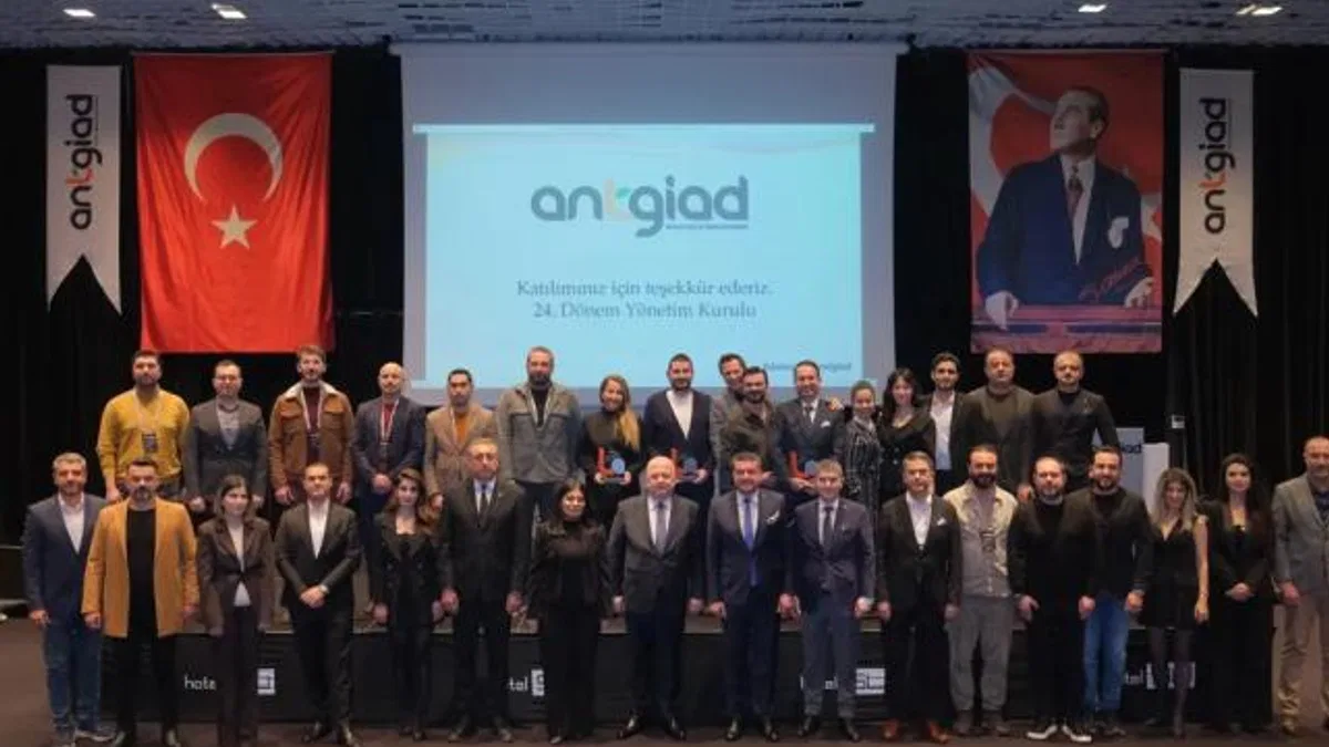 ANTGİAD Toplantısında Küresel Belirsizlik ve Aile Anayasası Vurgusu: “Hazırlıksızlık En Büyük Risk”