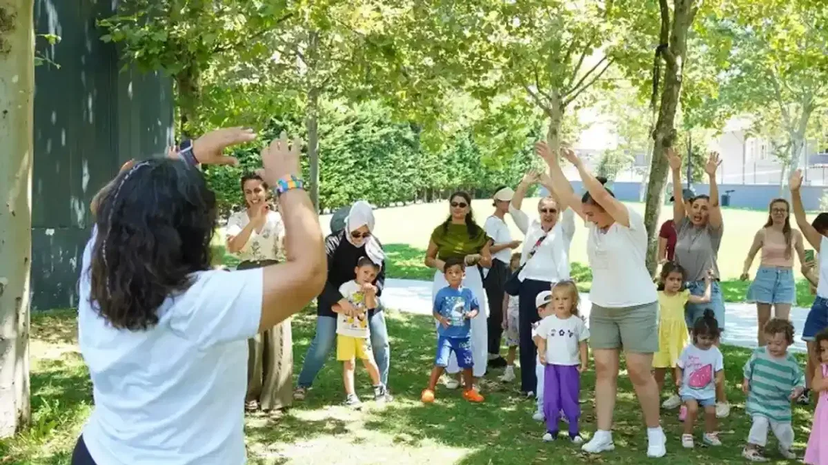İstanbul Beylikdüzü'nde anne ve çocuklar tatil arasında