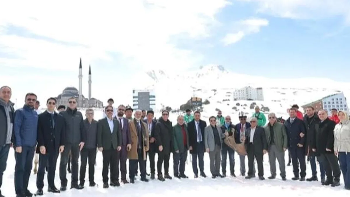 Kayseri Erciyes'te 'kökbörü' heyecanı