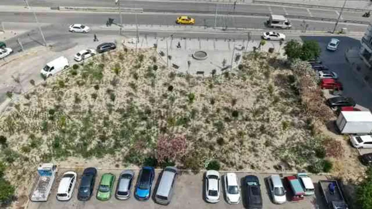 İzmir'de eski benzinlik yeşile dönüştü