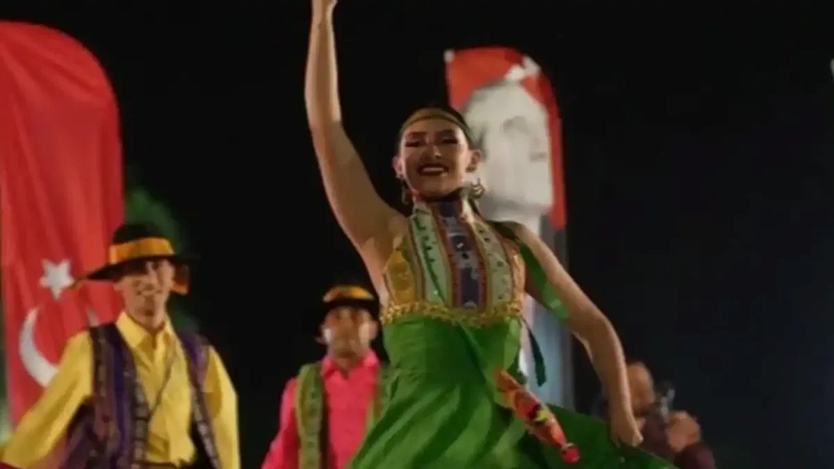 Denizli’de Uluslararası Halk Dansları Festivali coşkusu