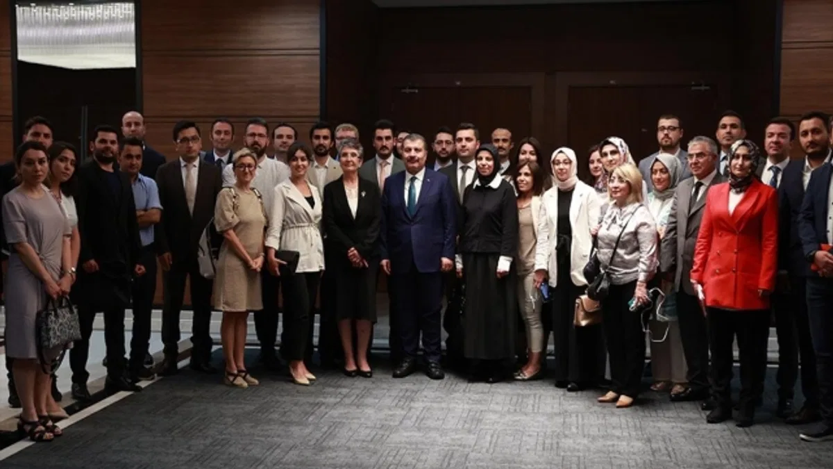 Sağlık Bakanı Koca'nın 58 hekimle buluştuğu toplantının detayları belli oldu