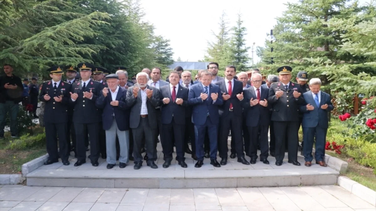 İç Anadolu'da 15 Temmuz dolayısıyla şehitlikler ziyaret edildi
