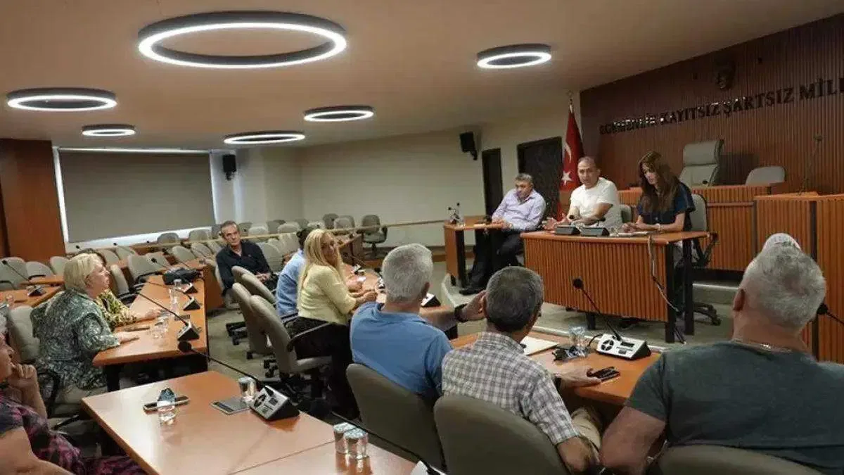 İstanbul Maltepe’de muhtarlarla buluşma devam ediyor