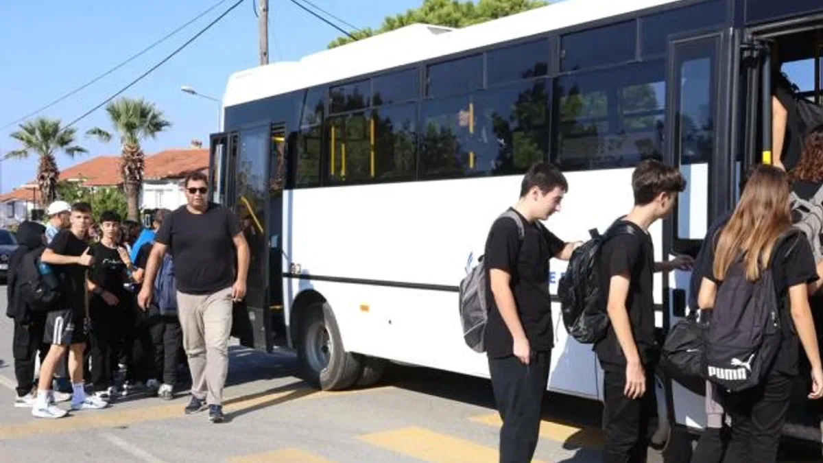 Güzelbahçe'de öğrencilere ücretsiz okul servisi