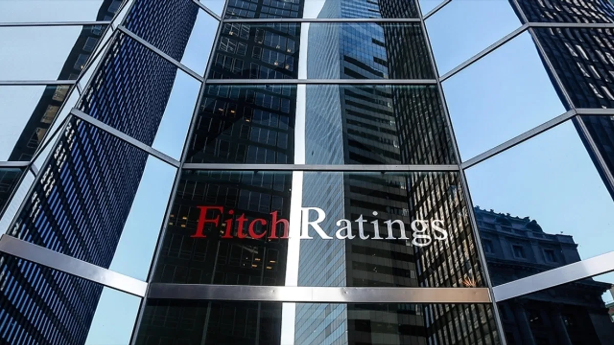 Fitch 2022 büyüme tahminini küresel ekonomi için düşürdü, Türkiye için yükseltti