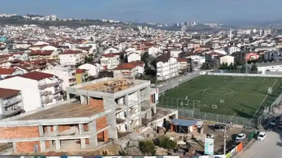 İzmit'te Hasan Doğan Gençlik Merkezi yükseliyor