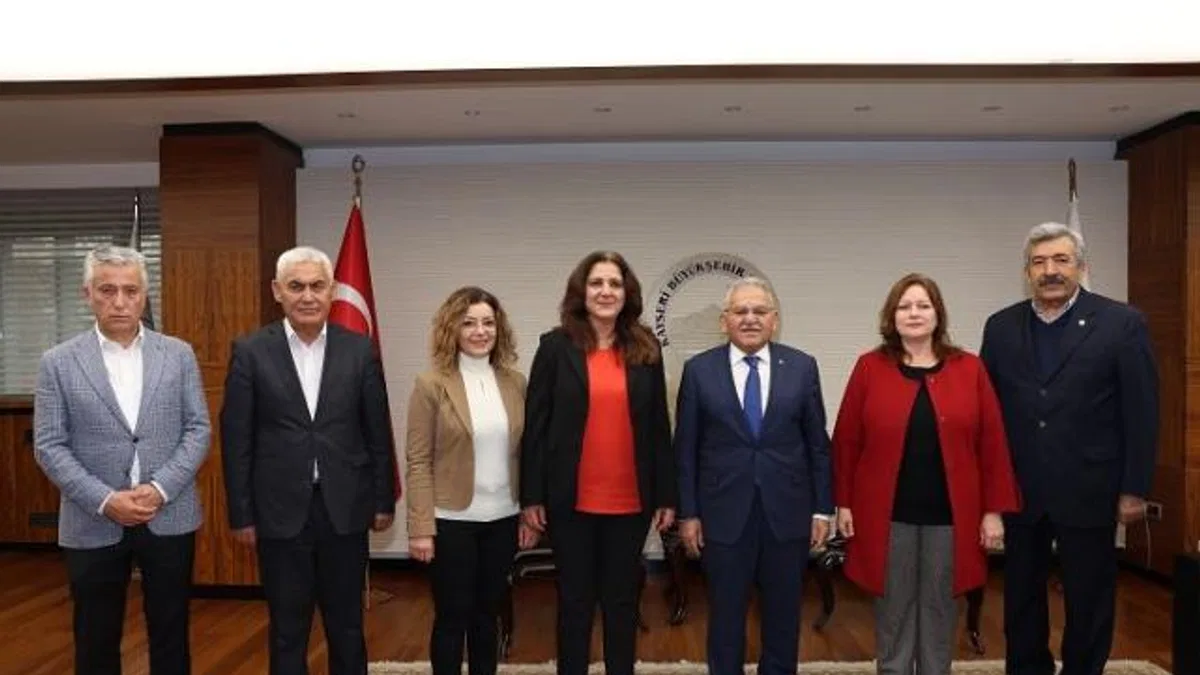 Kayseri Büyükşehir'e çifte ziyaret
