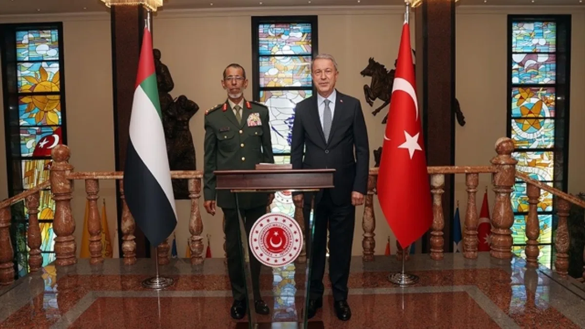 Milli Savunma Bakanı Akar, BAE Genelkurmay Başkanı Korgeneral Al Rumaithi'yi kabul etti