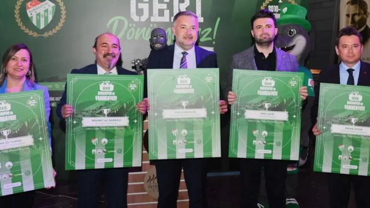 Bursa Osmangazi'de yeşil-beyaz sevdalılar buluştu... Türkiye’nin ilk insansı robotundan Bursaspor’a destek