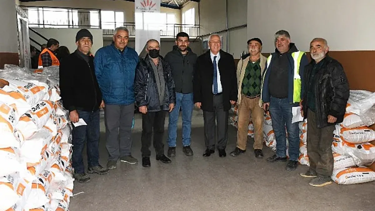 Karabağlar üreticinin yanında