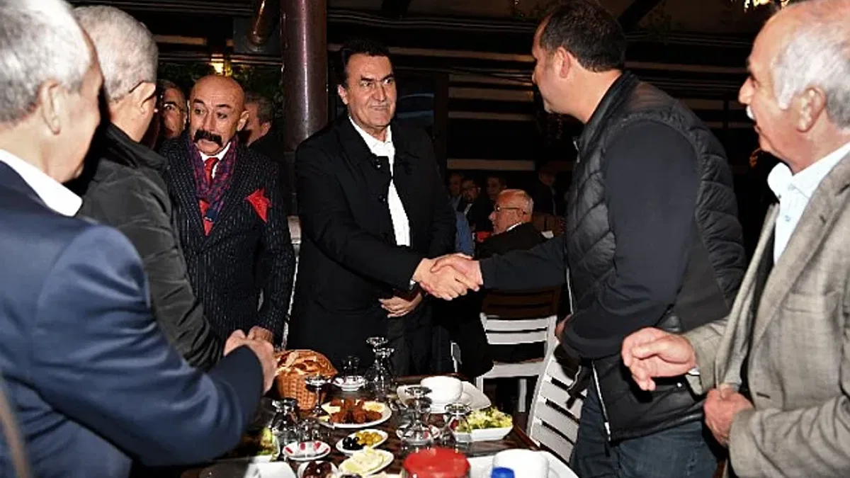 Başkan Dündar, Osmangazili muhtarlarla iftarda buluştu