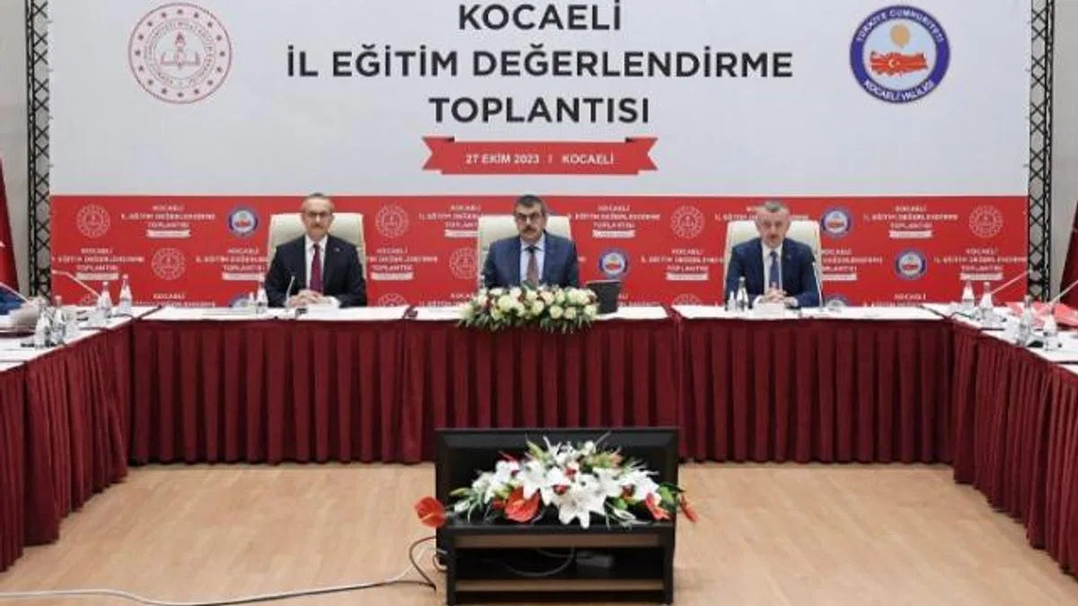 Bakan Tekin eğitimi Kocaeli'den değerlendirdi