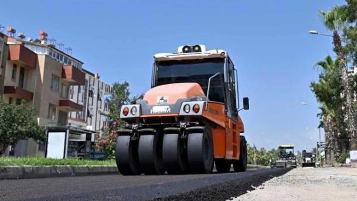Muratpaşa'da Lara Caddesi yenilendi