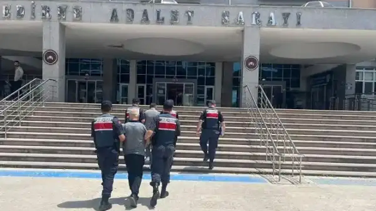 Aranan iki kişi Edirne Keşan'da yakalandı