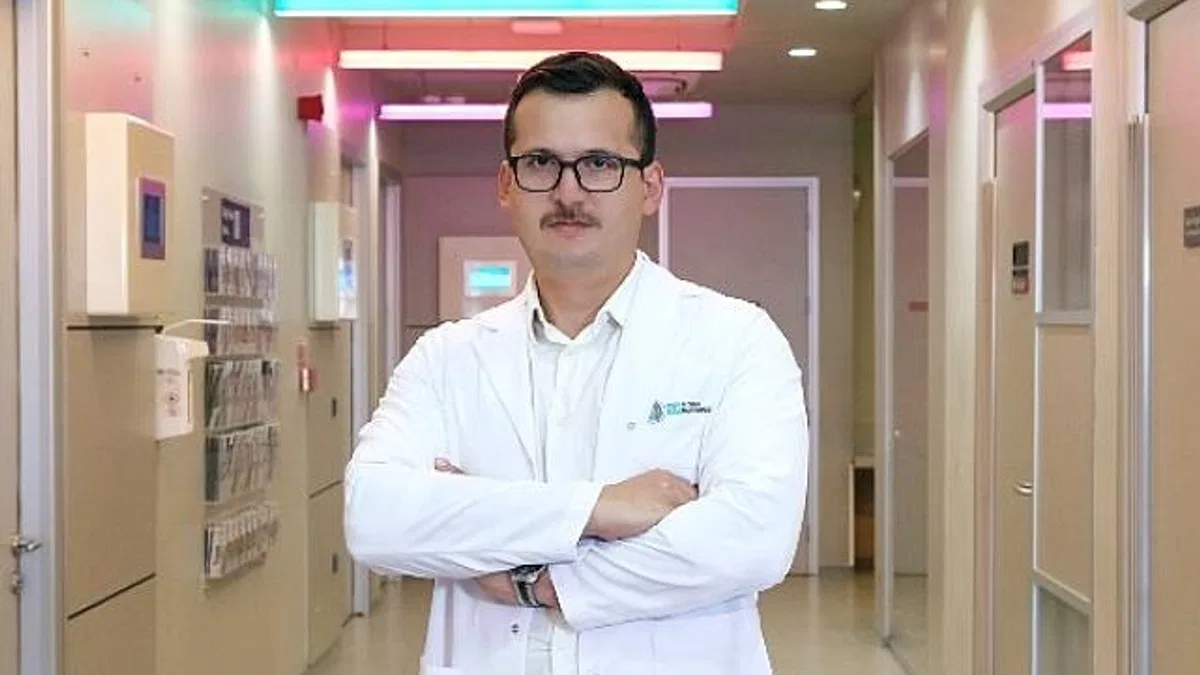 Uzun süre oturuyorsanız dikkat! Sakrum ağrısı günlük yaşamınızı etkileyebilir…