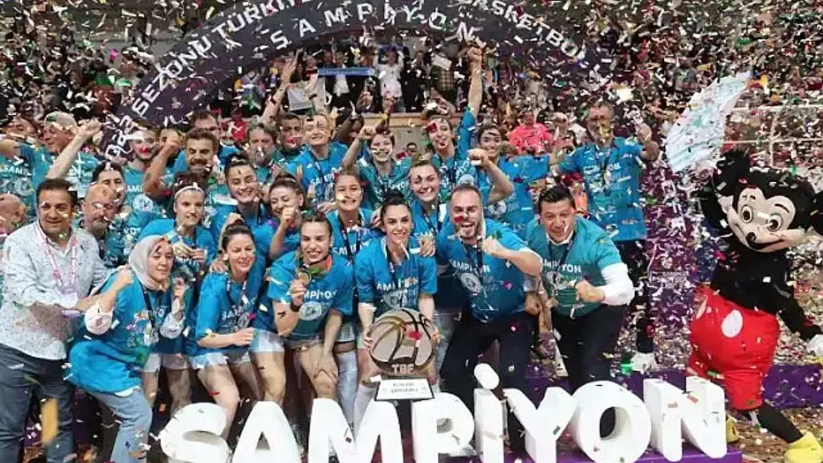 İzmitli Periler Süper Lig'de!