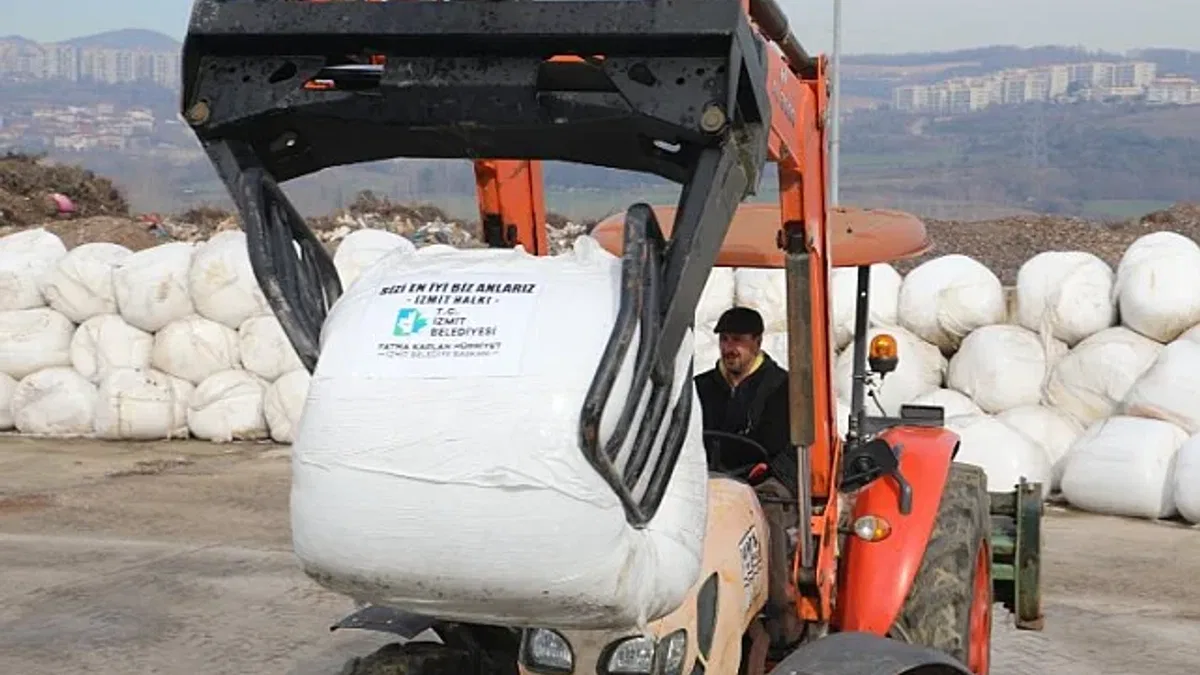 İzmit'ten afetzede çiftçilere yem desteği