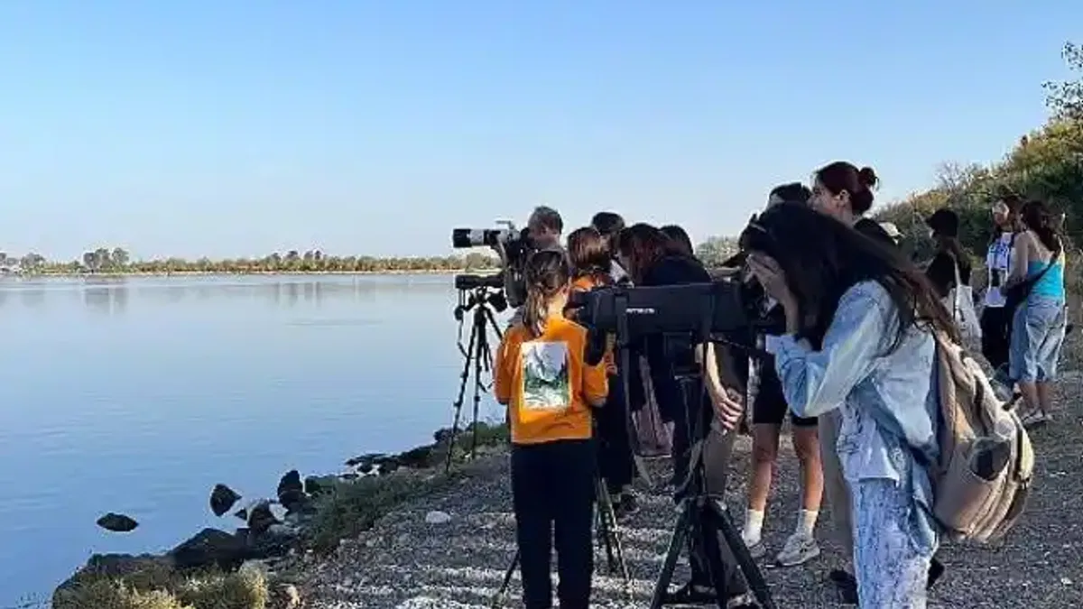 Avrupa Kuş Gözlem Günü'nde Türkiye'deki Kuş Gözlemciler 17 Farklı Noktada Etkinliklere Katıldı.