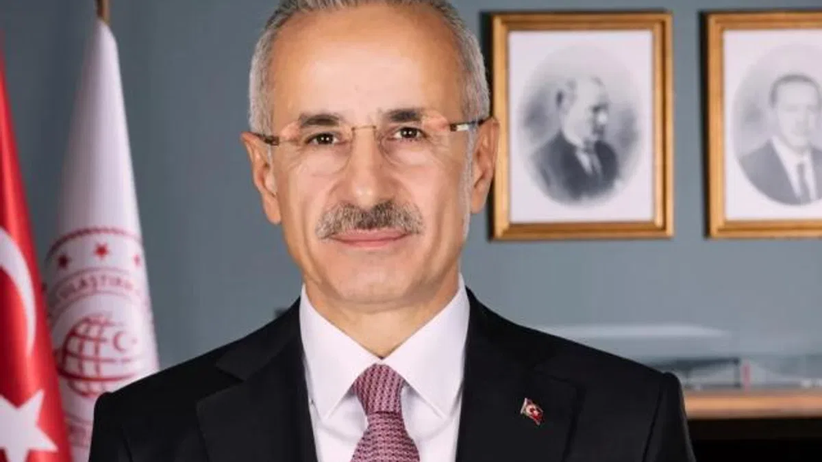 Bakan Uraloğlu, Kore yolcusu
