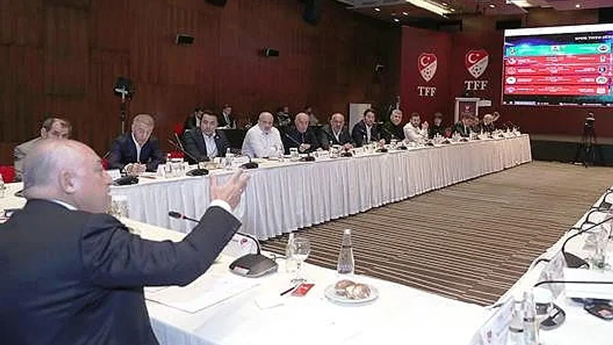 İlk defa Süper Lig Kulüp Başkanlarının huzurunda dijital hakem ataması yapıldı