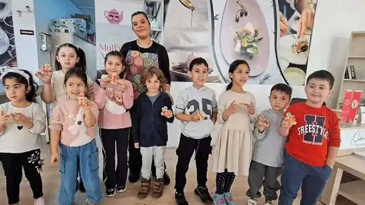 Bornova Belediyesi'nden minik şeflere ara tatil atölyesi
