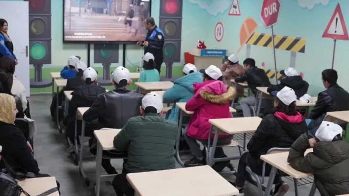 Kocaeli’de özel bireylere trafik bilinci eğitimi