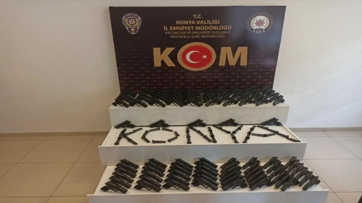 Konya'da bir oto kurtarıcı aracında 105 tabanca ele geçirildi