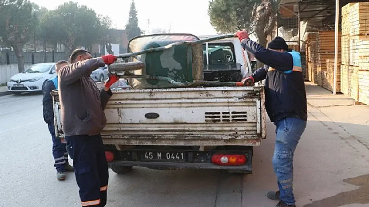 Manisa'da Küçük Sanayi Sitesi'nde taşkınlara karşı önlem