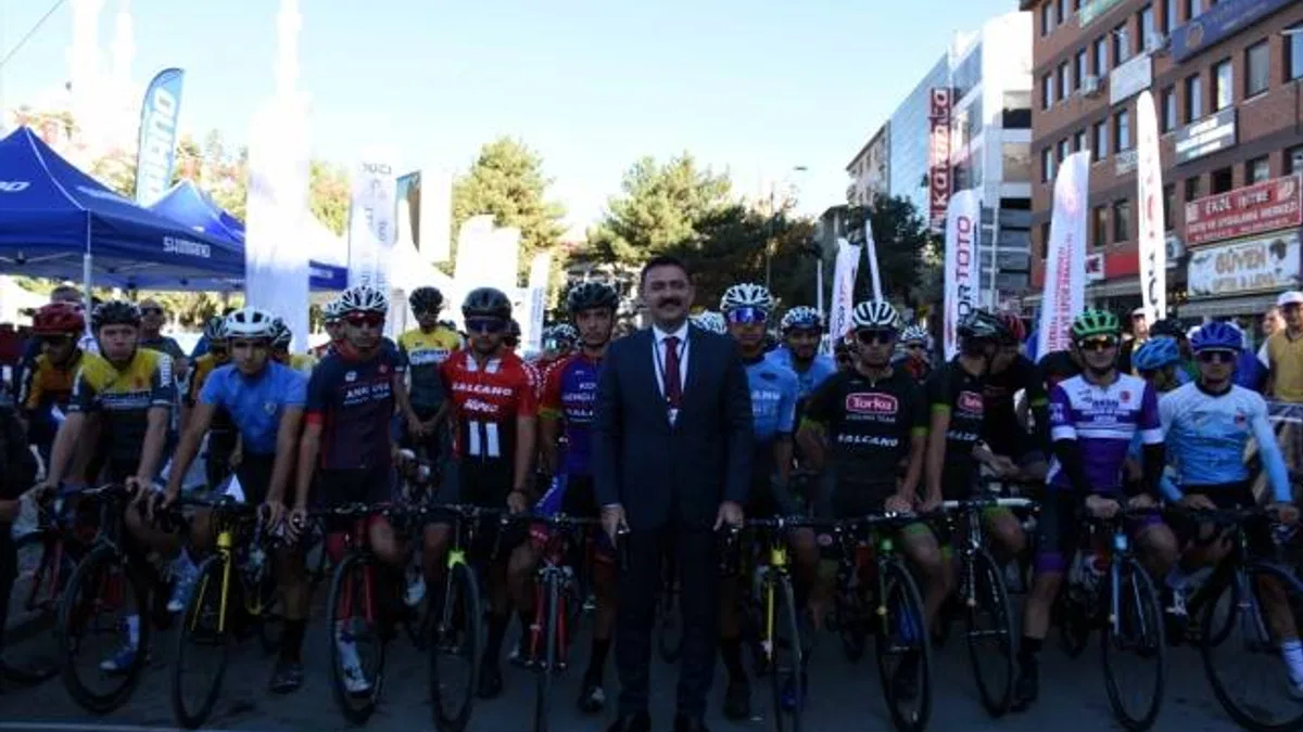 Türkiye Bisiklet Şampiyonası 7. Etap Puanlı Yol Yarışları Kırıkkale'de başladı