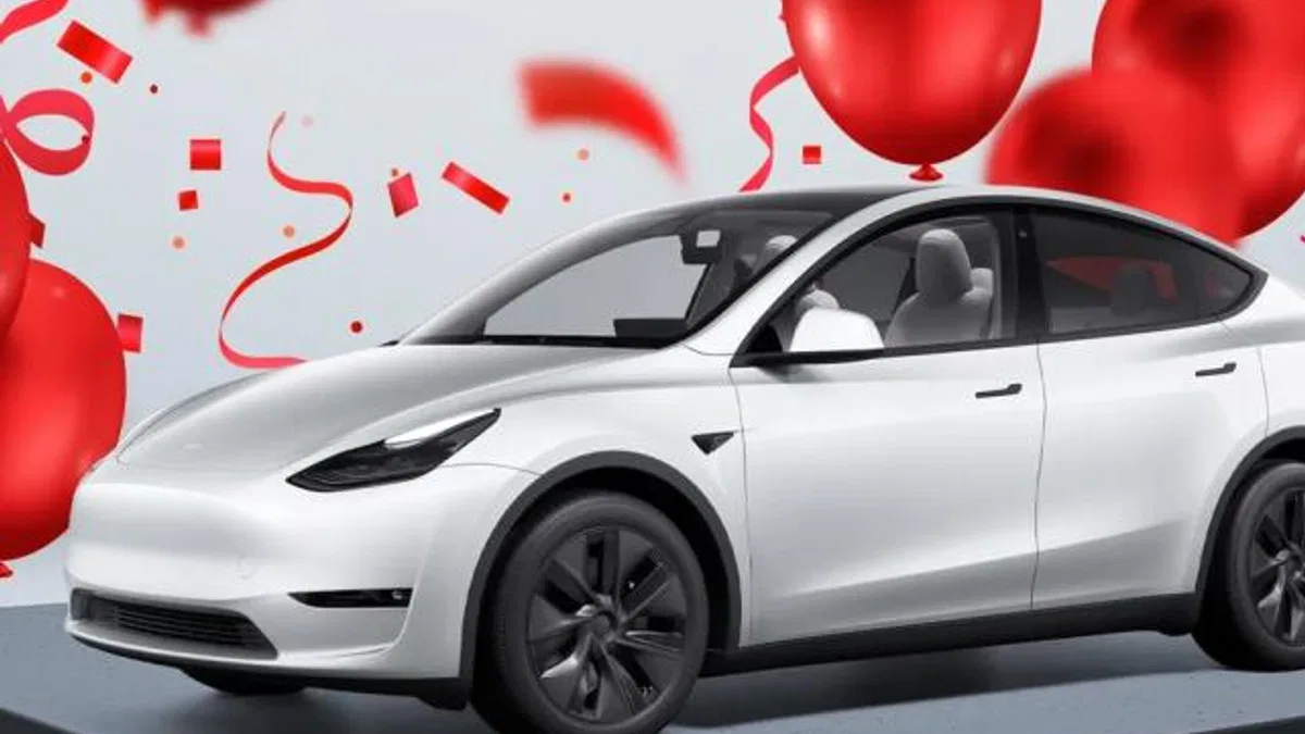 Akbank Mobil Kullanan Kazanıyor:  5 Kişi Tesla Sahibi Oluyor