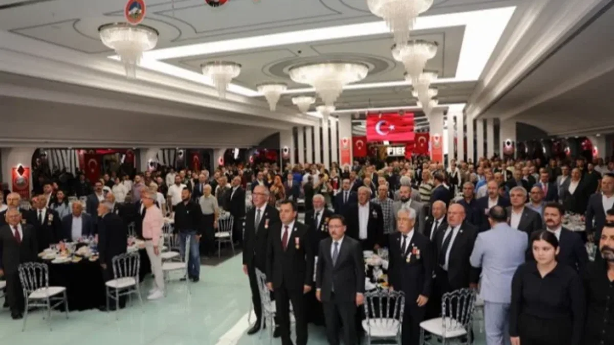 Kayseri Valisi'nden gaziler onuruna yemek