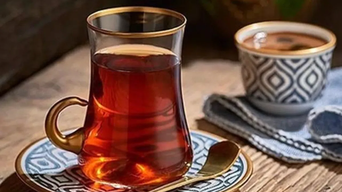 Çayı ve kahveyi şekerli içiyorsanız dikkat! Sıcak içeceklerdeki dişleri çatlatabilir!