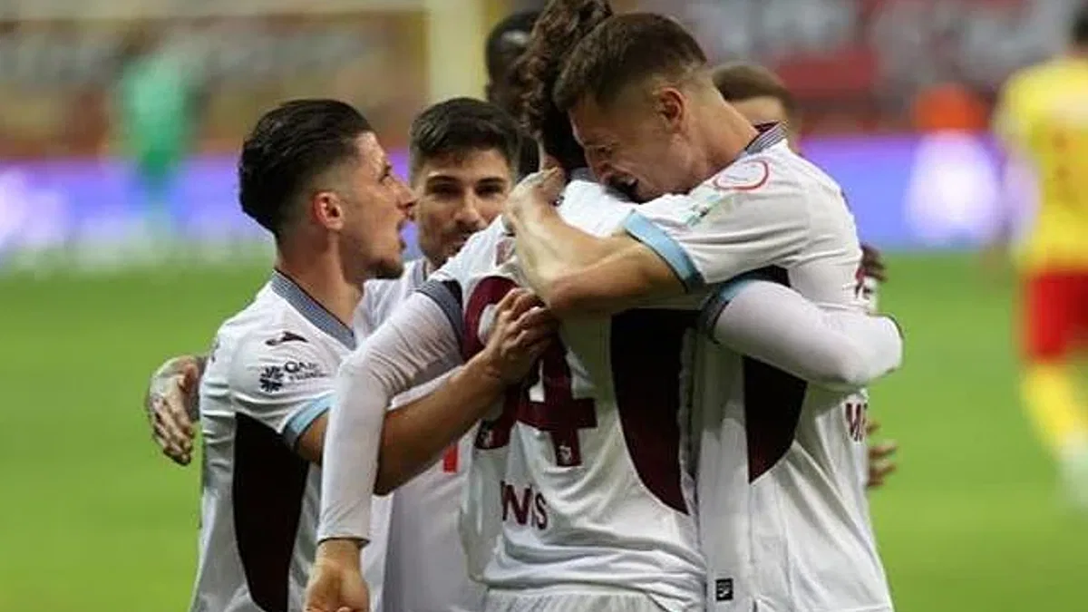 Mondihome Kayserispor 1 - 2 Trabzonspor (Maç Sonucu) Trabzon üçüncülük iddiasını sürdürdü!