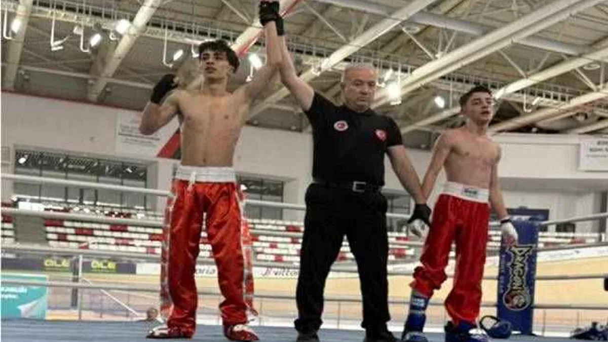 Karataylı sporcular kick boksta gururlandırdı