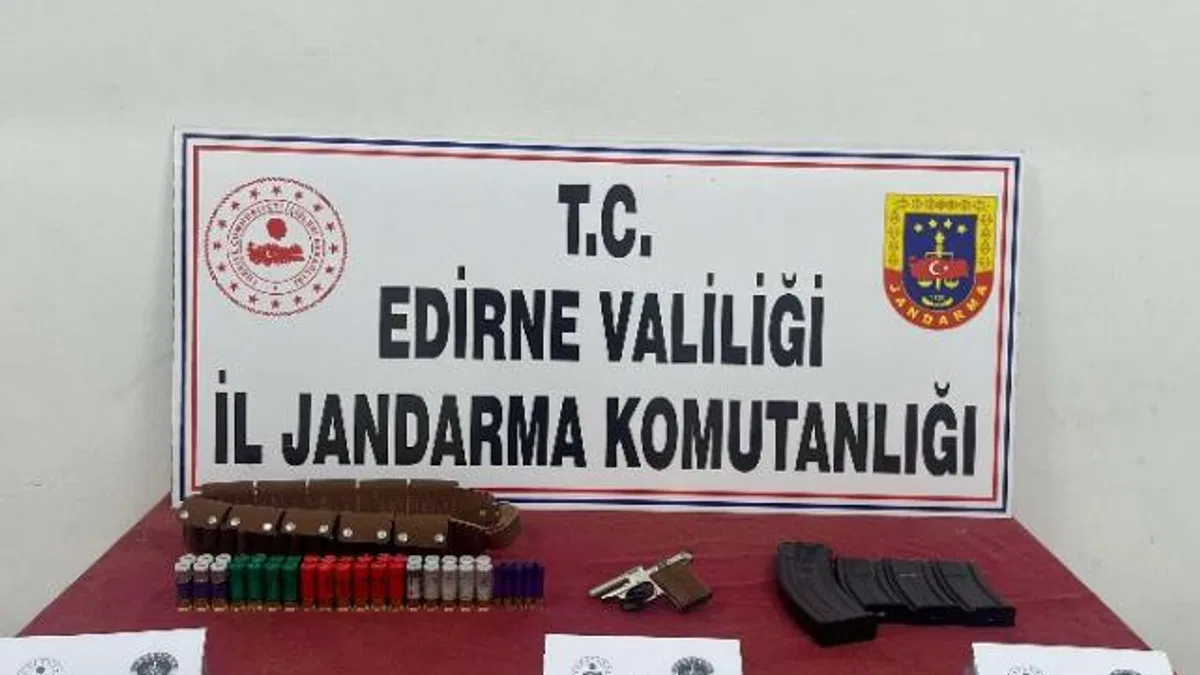 İpsala'da silah ve mühimmat ele geçirildi