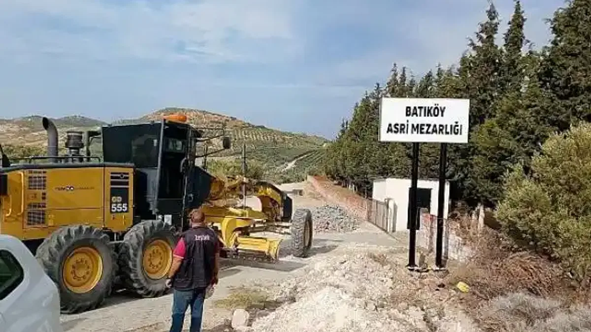 Didim Belediye Başkanı Hatice Gençay, Batıköy Mahallesi'nde uzun yıllardır yapılmayan yolun yapımını başlattı. Çalışmalar tüm hızıyla devam ediyor.