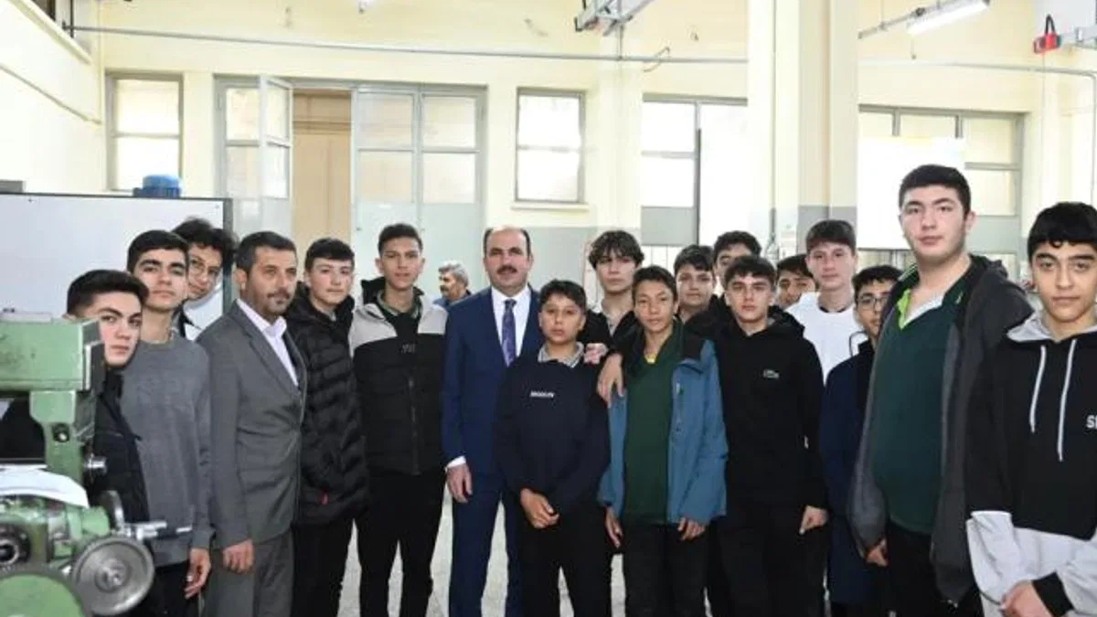 Başkan Altay lise öğrencileriyle buluştu