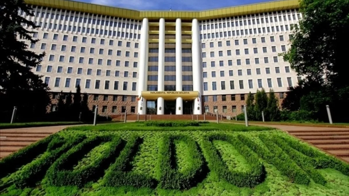 Moldova, AB'ye 'adaylık statüsü' yolculuğunda siyasi krizler yaşadı