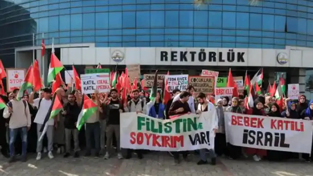 Trakya Üniversitesi'nde 'Katliama Dur De' yürüyüşü