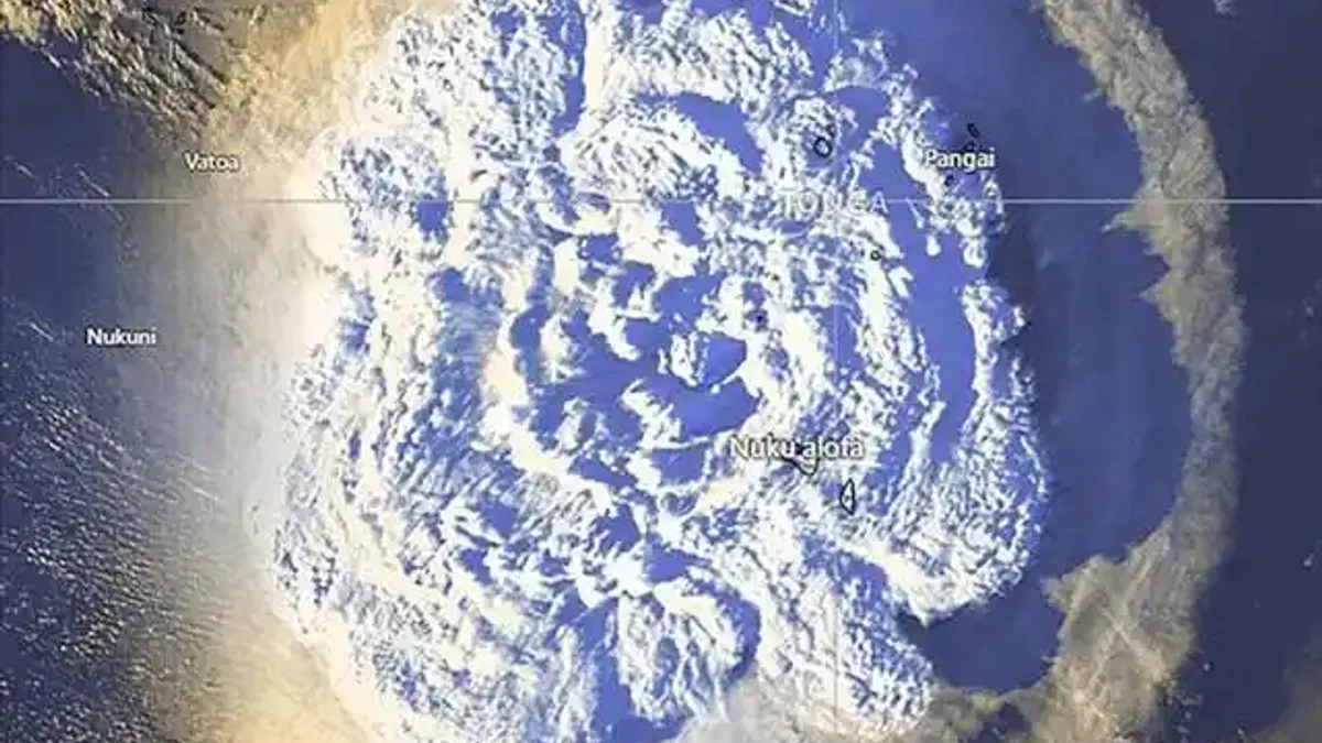 NASA: Tonga'daki yanardağ atmosfere 58 bin olimpik havuzu dolduracak su buharı püskürttü