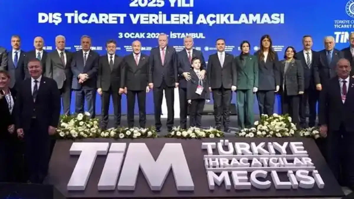 Türkiye 2025'te 273,4 Milyar Dolarla İhracatta Yeni Bir Rekora İmza Attı