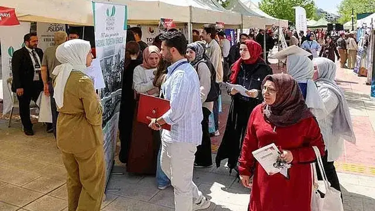 KTO Karataylı öğrenciler, iş dünyası ile Kariyer Fuarı’26’da buluştu