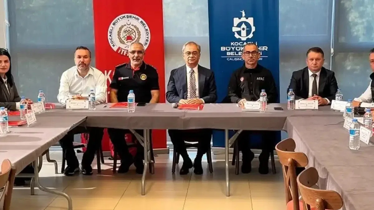 İtfaiyeciliğin geleceği Kocaeli'de konuşuldu