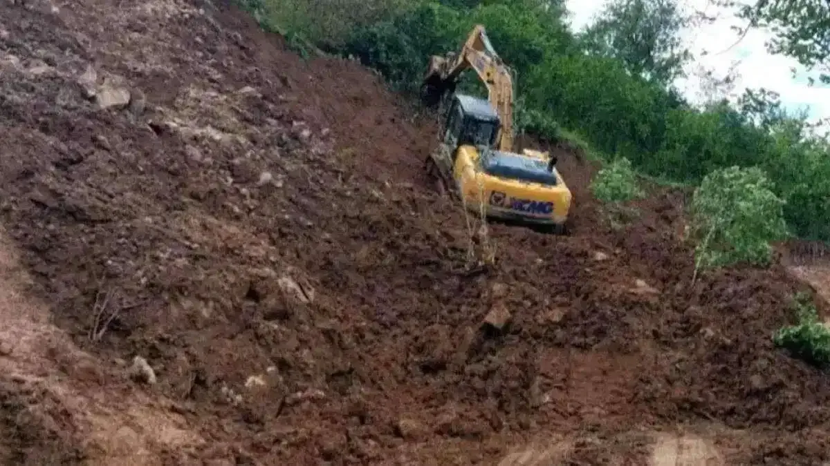 Ordu'da yoğun yağış sonrası heyelan mesaisi