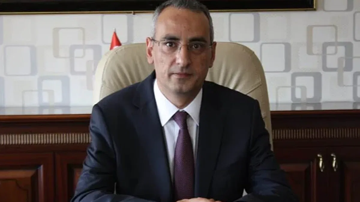 Armutlu Kaymakamı Alparslan Kılıç, evinde silahla yaralanmış halde bulundu