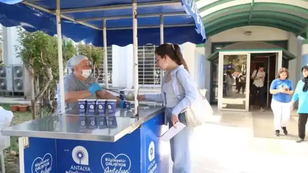 Antalya'da öğrencilere sıcak çorba desteği