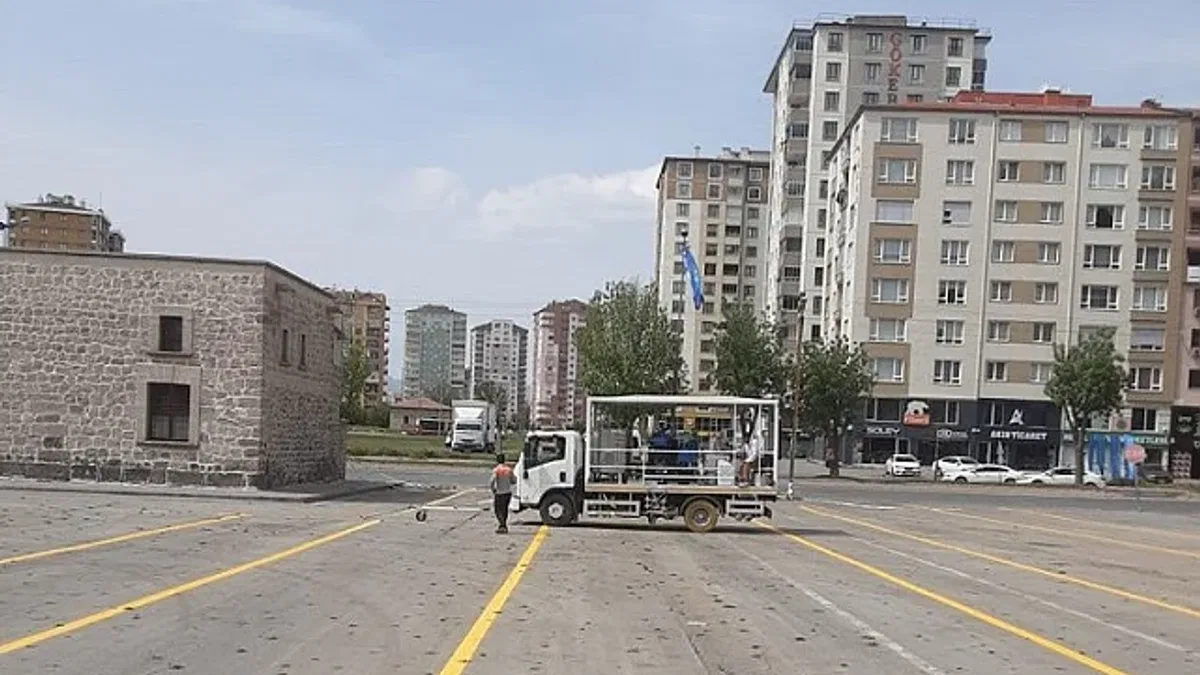 Kayseri Melikgazi'den pazar yerlerine bakım