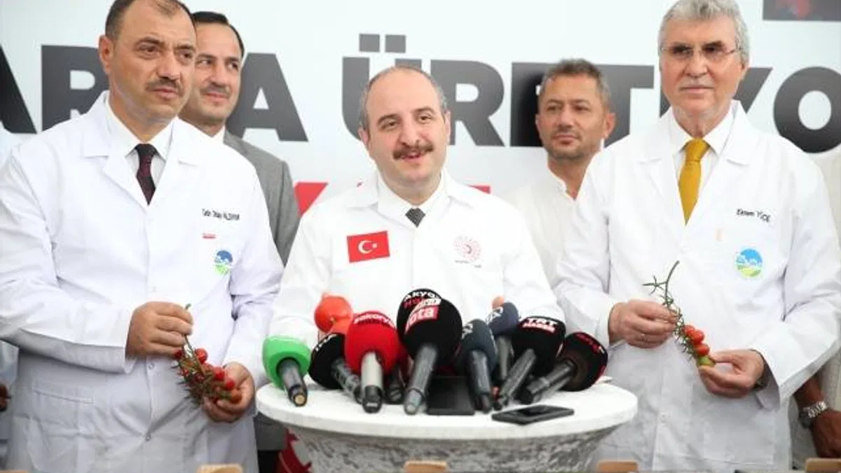 Bakan Varank: Yaptığımız işlerin üretimin önünü açtığının farkındayız